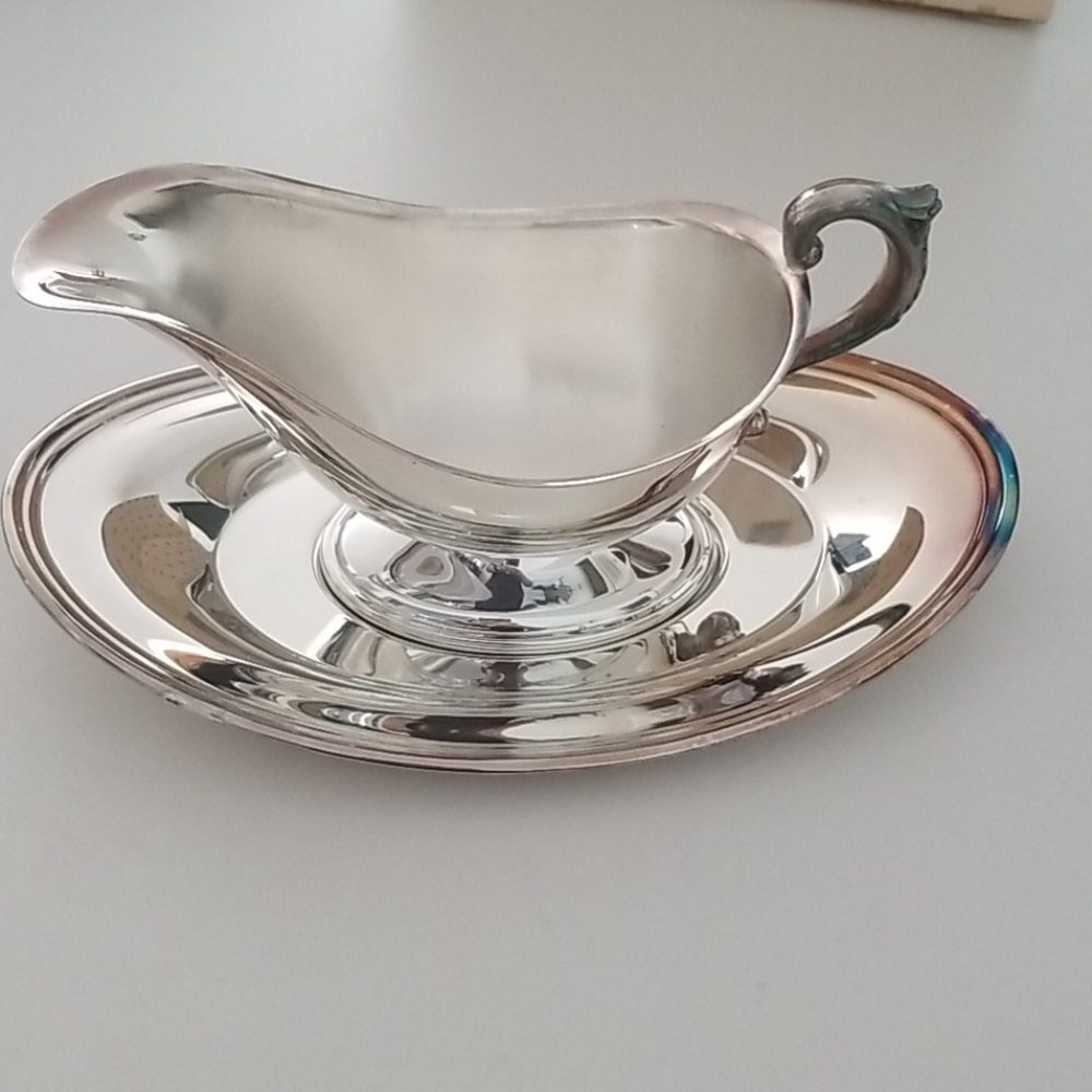 Kent Silverplate Gravy Boat & Tray